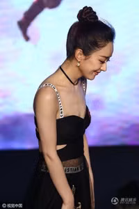 [ẢNH] Đẹp đâu chưa thấy, loạt sao Hoa ngữ gây sốc với thân hình gầy trơ xương 