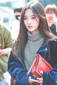 [ẢNH] ‘Mỹ nữ 4.000 năm có một’ Cúc Tịnh Y dính tin đồn ‘dao kéo’