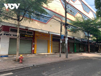 [Ảnh] Đường phố các tỉnh vắng lặng khi giãn cách phòng chống Covid-19 theo Chỉ thị 16