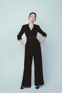 [ẢNH] Cuộc sống viên mãn của “Nữ diễn viên xinh đẹp nhất Trung Quốc” Trần Hồng 