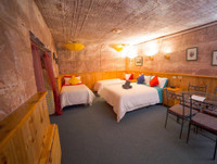 [ẢNH] Kỳ bí thị trấn sinh sống dưới lòng đất ở Australia