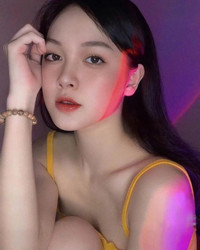 Chân dung bạn gái bằng tuổi xinh đẹp của cầu thủ Nhâm Mạnh Dũng