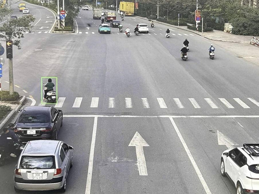 Camera AI ở Hà Nội ghi nhận hơn 100 trường hợp vi phạm giao thông trong ngày đầu kỳ nghỉ Tết Dương lịch 2026 ảnh 4