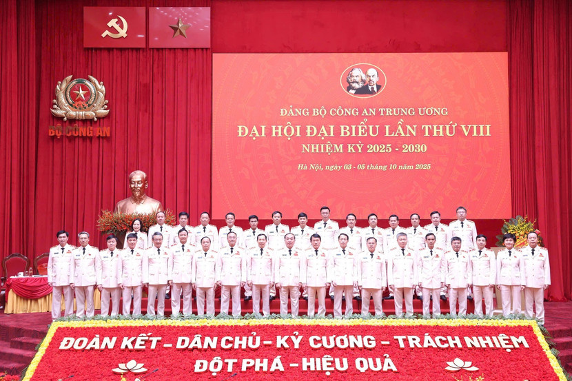 Đảng ủy Công an Trung ương đã ban hành chương trình hành động để triển khai thực hiện thắng lợi Nghị quyết Đại hội đại biểu Đảng bộ Công an Trung ương lần thứ VIII, trong đó tập trung 08 nhóm nhiệm vụ, giải pháp trọng tâm và 03 đột phá chiến lược.