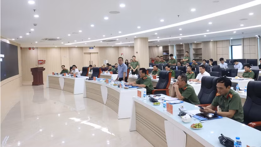 Công an Hà Nội triển khai dự án xây dựng Trung tâm máy chủ quản lý tập trung và Trung tâm an ninh mạng ảnh 1