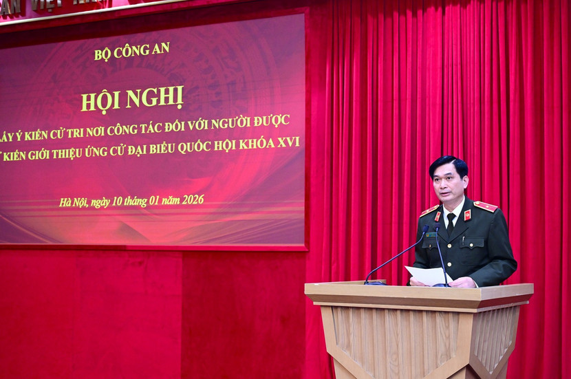 Thiếu tướng Trịnh Ngọc Quyên, Giám đốc Học viện An ninh nhân dân phát biểu tại Hội nghị.