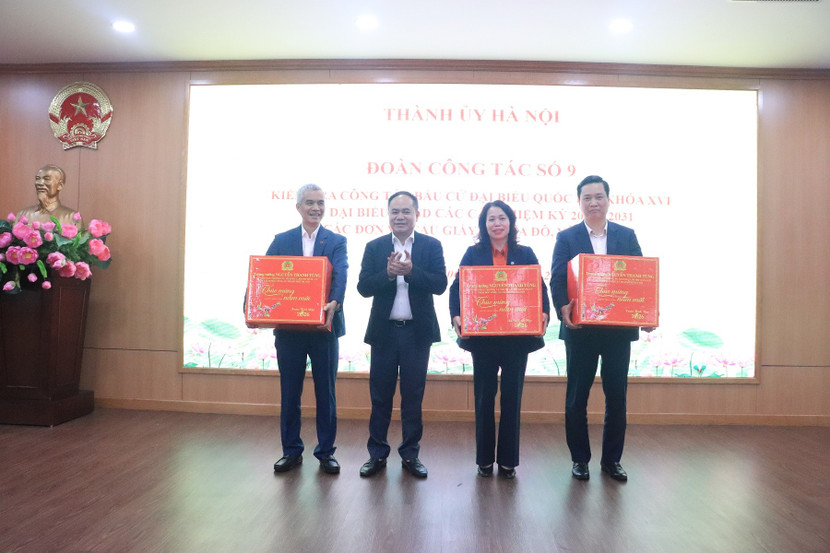 Giám đốc Công an thành phố Hà Nội kiểm tra việc chuẩn bị, triển khai công tác bầu cử tại 8 địa phương ảnh 8