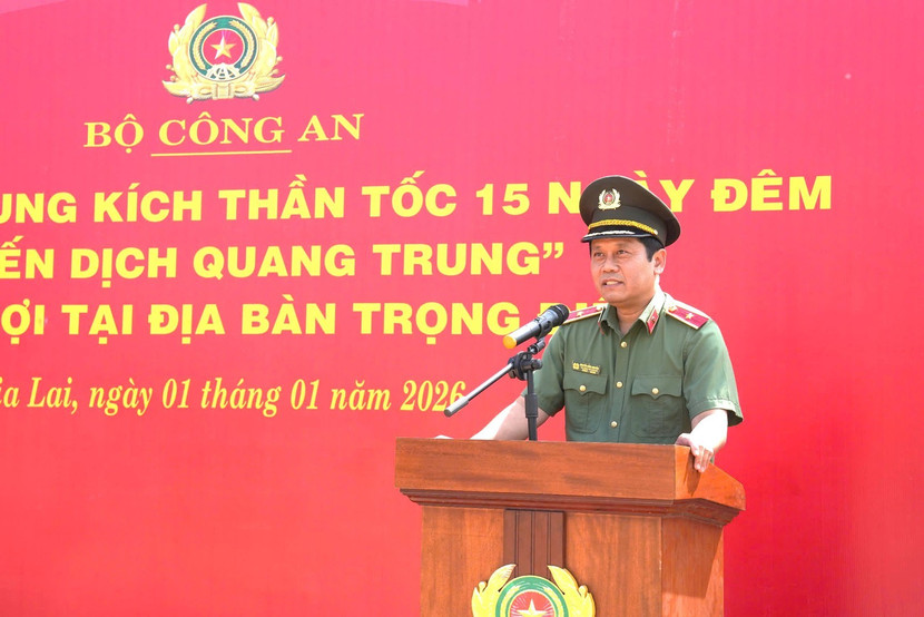Thiếu tướng Nguyễn Hồng Nguyên – Phó Chánh Văn phòng Bộ, Phó Trưởng ban Thường trực Ban Chỉ đạo phòng thủ dân sự Bộ Công an phát biểu chỉ đạo tại buổi Lễ.