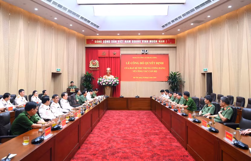 Các đại biểu dự Lễ công bố.