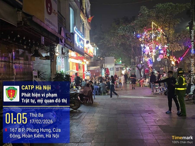 Công an Hà Nội phát huy cao nhất tinh thần: 'Phục vụ nhân dân, làm việc xuyên Tết' ảnh 10