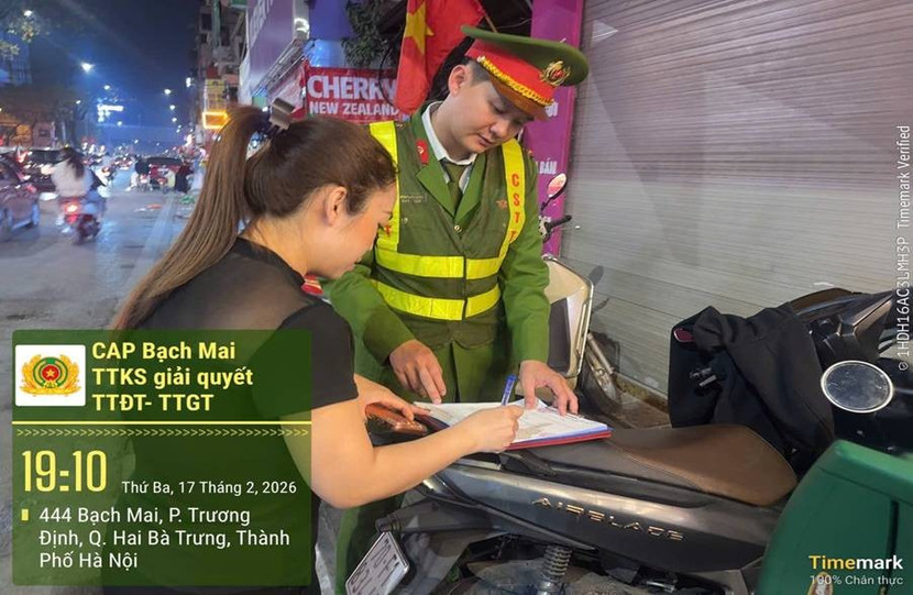 Công an Hà Nội phát huy cao nhất tinh thần: 'Phục vụ nhân dân, làm việc xuyên Tết' ảnh 8