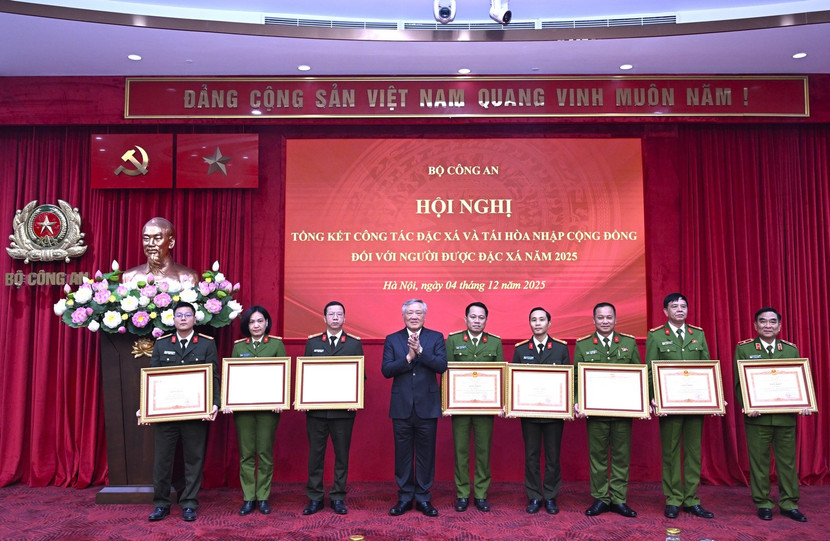 Bộ Công an tổng kết công tác đặc xá và tái hòa nhập cộng đồng đối với người được đặc xá năm 2025 ảnh 4