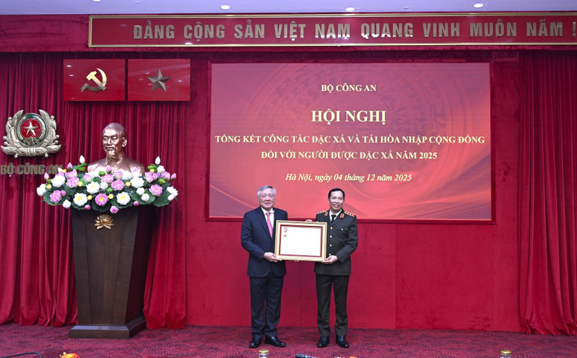 Bộ Công an tổng kết công tác đặc xá và tái hòa nhập cộng đồng đối với người được đặc xá năm 2025 ảnh 1