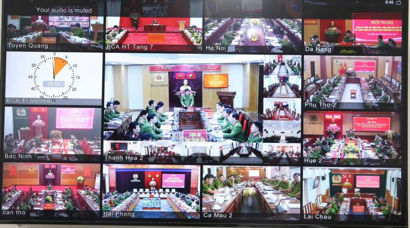 Hội nghị trực tuyến từ Hội trường Bộ Công an tới điểm cầu Công an 34 địa phương.