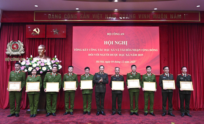 Bộ Công an tổng kết công tác đặc xá và tái hòa nhập cộng đồng đối với người được đặc xá năm 2025 ảnh 5