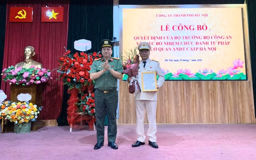 Công bố quyết định bổ nhiệm Phó Thủ trưởng Cơ quan An ninh điều tra CATP Hà Nội ảnh 1