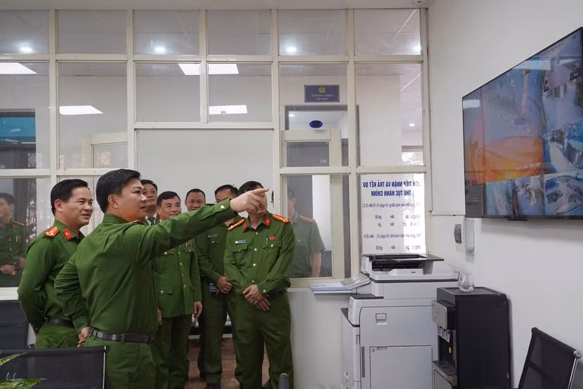 Bảo đảm tuyệt đối an ninh, an toàn cuộc bầu cử là nhiệm vụ đặc biệt quan trọng của lực lượng Công an Thủ đô ảnh 2