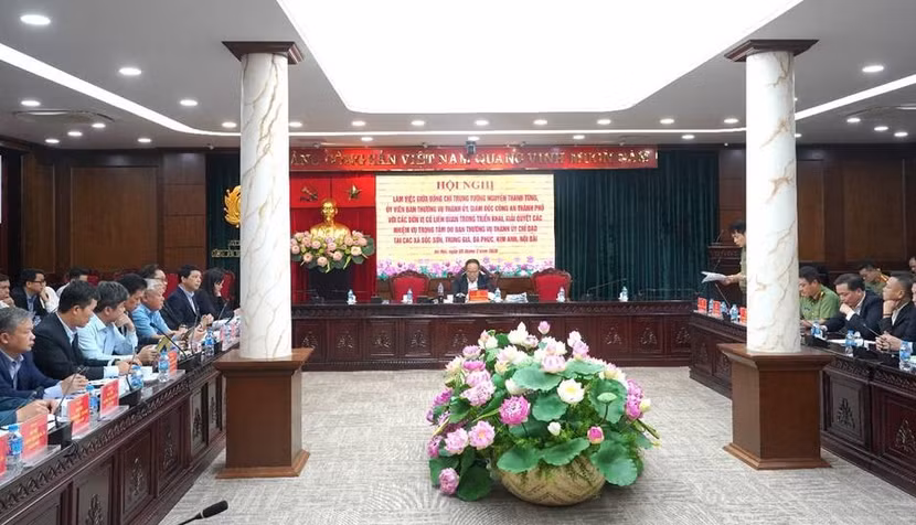 Đặt lợi ích của nhân dân lên trên hết, trước hết ảnh 1