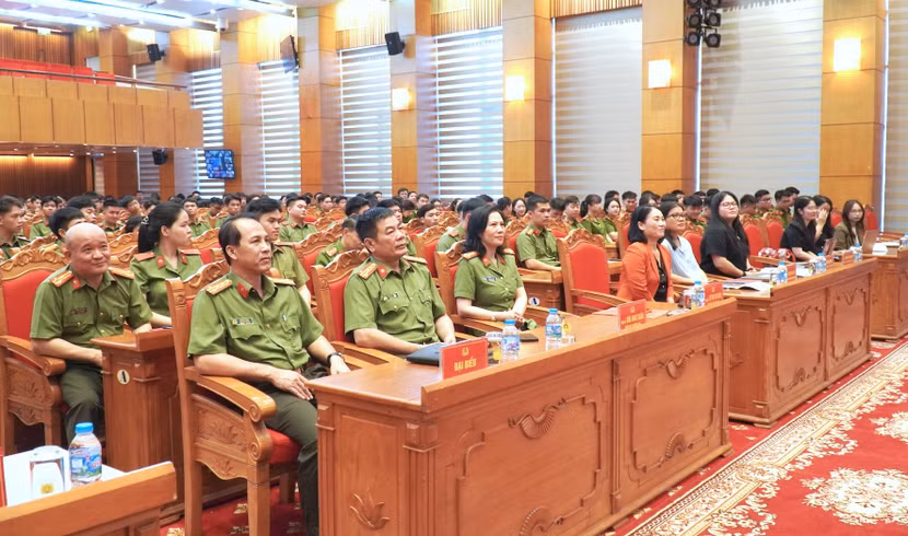 Nâng cao năng lực truyền thông số cho cán bộ, chiến sĩ Công an trong kỷ nguyên số ảnh 1