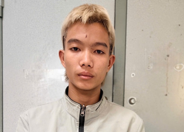 Thiếu nữ 17 tuổi trong nhóm 'phóng tốc độ cao, chặt biển xe máy' ảnh 2