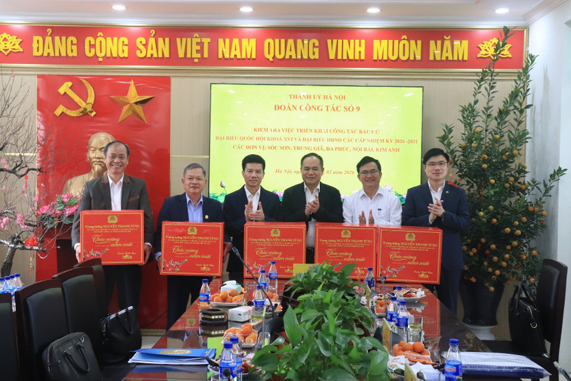 Giám đốc Công an thành phố Hà Nội kiểm tra việc chuẩn bị, triển khai công tác bầu cử tại 8 địa phương ảnh 7