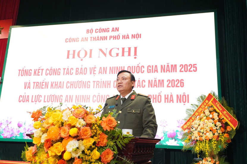 Đại tá Nguyễn Tiến Đạt –Phó Giám đốc, Thủ trưởng Cơ quan An ninh điều tra CATP phát biểu khai mạc Hội nghị.