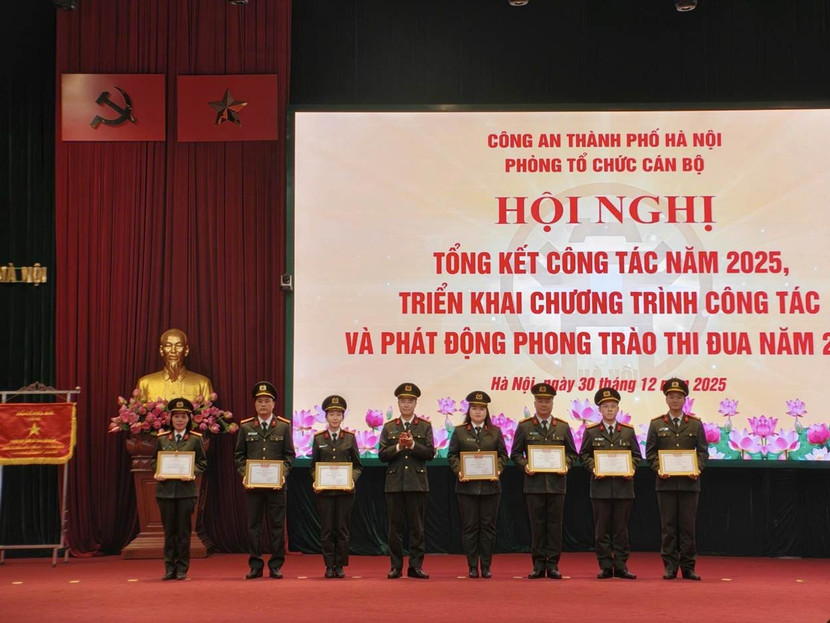 Phấn đấu để công tác tổ chức cán bộ tiếp tục là “điểm sáng” trong xây dựng lực lượng Công an Thủ đô ảnh 7