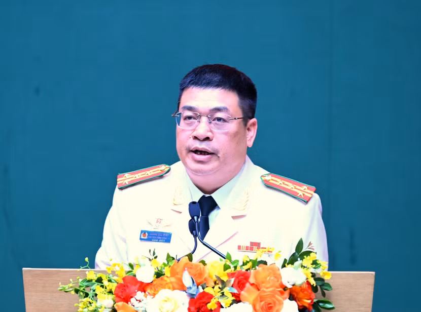 Đại tá Lương Đức Minh, Chủ tịch Tổng công ty GTEL phát biểu nhận nhiệm vụ.