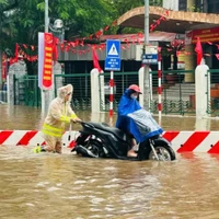 Tin Podcast ngày 5-10-2025: Hà Nội chủ động ứng phó bão số 11