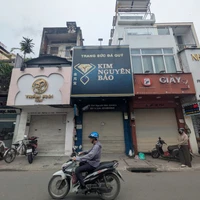 Tin Podcast ngày 28-11-2025: Công an vào cuộc vụ hàng loạt khách hàng mất liên lạc với chủ tiệm vàng