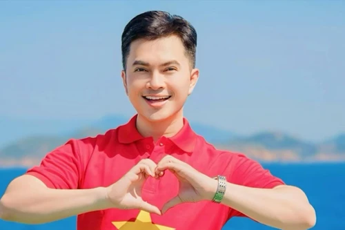 Hành trình xúc động của ca sĩ Nam Cường khi đến với quần đảo Trường Sa