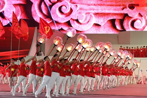 “Dưới lá cờ vẻ vang của Đảng” lan tỏa niềm tin và khát vọng phát triển