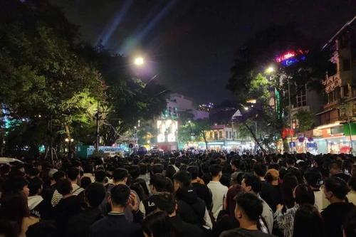 Hà Nội đón năm mới 2026 với lễ hội âm nhạc và pháo hoa rực rỡ