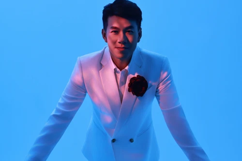 Hồ Trung Dũng giới thiệu album tự sáng tác “Alive”