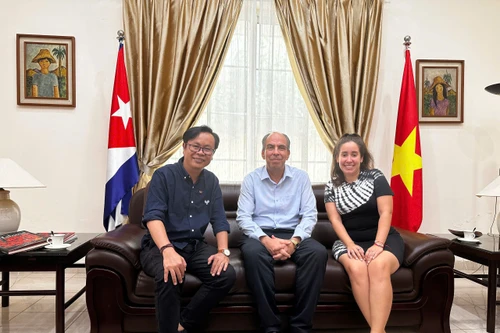 Ra mắt phim tài liệu “Cuba và Việt Nam: Anh em bằng sự lựa chọn”