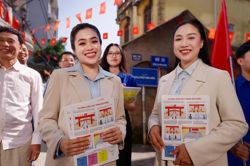 Ca sĩ Trần Bích Ngọc ra mắt dự án âm nhạc chính luận “Ý Đảng – Lòng dân”