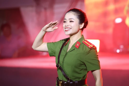 Ca sĩ, nhạc sĩ Hoàng Hồng Ngọc: Kể câu chuyện rất “đời” về những người giữ bình yên trong "Tường lửa Tràng An"