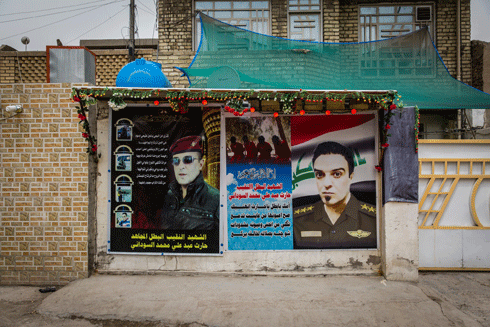 Điệp viên người Iraq dũng cảm xâm nhập vào đội quân đánh bom liều chết của IS ảnh 1