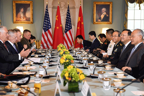 Mỹ - Trung "mặt đối mặt" trong sóng dữ khủng hoảng ảnh 1