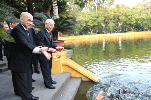 Quốc vương Campuchia có chuyến thăm nghỉ dưỡng tại Việt Nam, thể hiện tình cảm hữu nghị đặc biệt ảnh 1