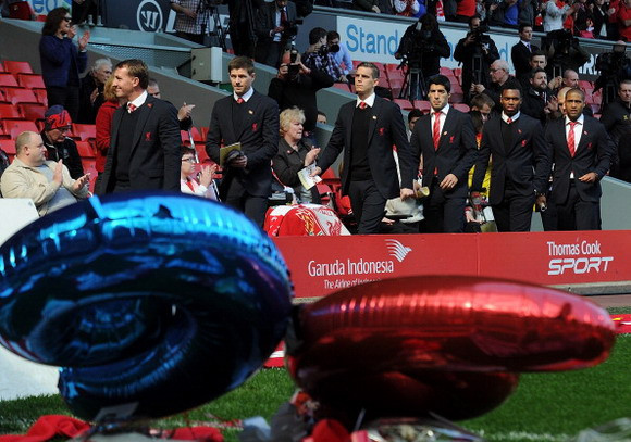 Gerrard trần tình về về giây phút rơi nước mắt ảnh 2