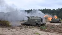 [ẢNH] Pháo tự hành hiện đại nhất Ukraine dội bão lửa xuống miền Đông