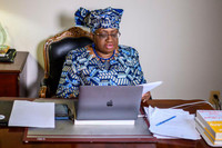 [ẢNH] WTO có cột mốc lịch sử với nữ tân tổng giám đốc da màu