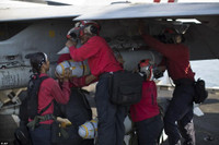 [ẢNH] Siêu tàu sân bay Mỹ tái bùng phát dịch Covid-19