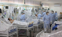 [ẢNH] Tốc độ lây nhiễm Covid-19 trên thế giới giảm gần 45%