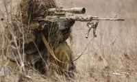 [ẢNH] Ukraine tố lính bắn tỉa Nga tới Donbass, Moscow phủ nhận hoàn toàn