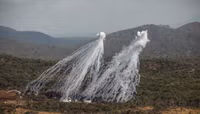 [ẢNH] 'Phốt pho trắng', loại vũ khí vô nhân đạo cần phải loại bỏ