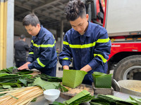 Những chiếc bánh chưng đặc biệt từ đôi tay lính cứu hoả Thủ đô