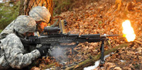 Mỹ bí mật cung cấp súng máy hạng nhẹ hiện đại M240L cho Ukriane