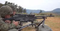 Mỹ bí mật cung cấp súng máy hạng nhẹ hiện đại M240L cho Ukriane